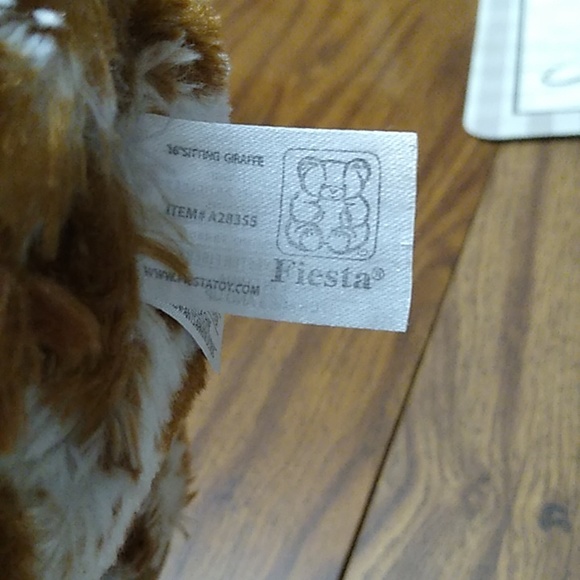 🦒Stuffed Giraffe 🦒 - Picture 6 of 7